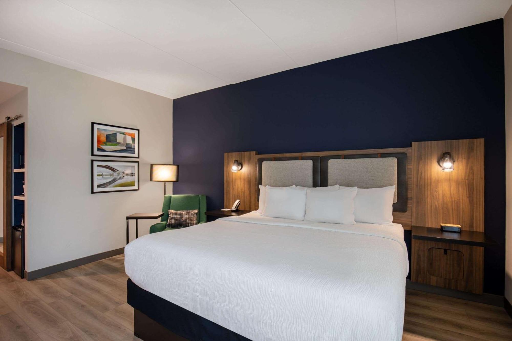 La Quinta Inn & Suites By Wyndham Chattanooga Downtown/South ภายนอก รูปภาพ