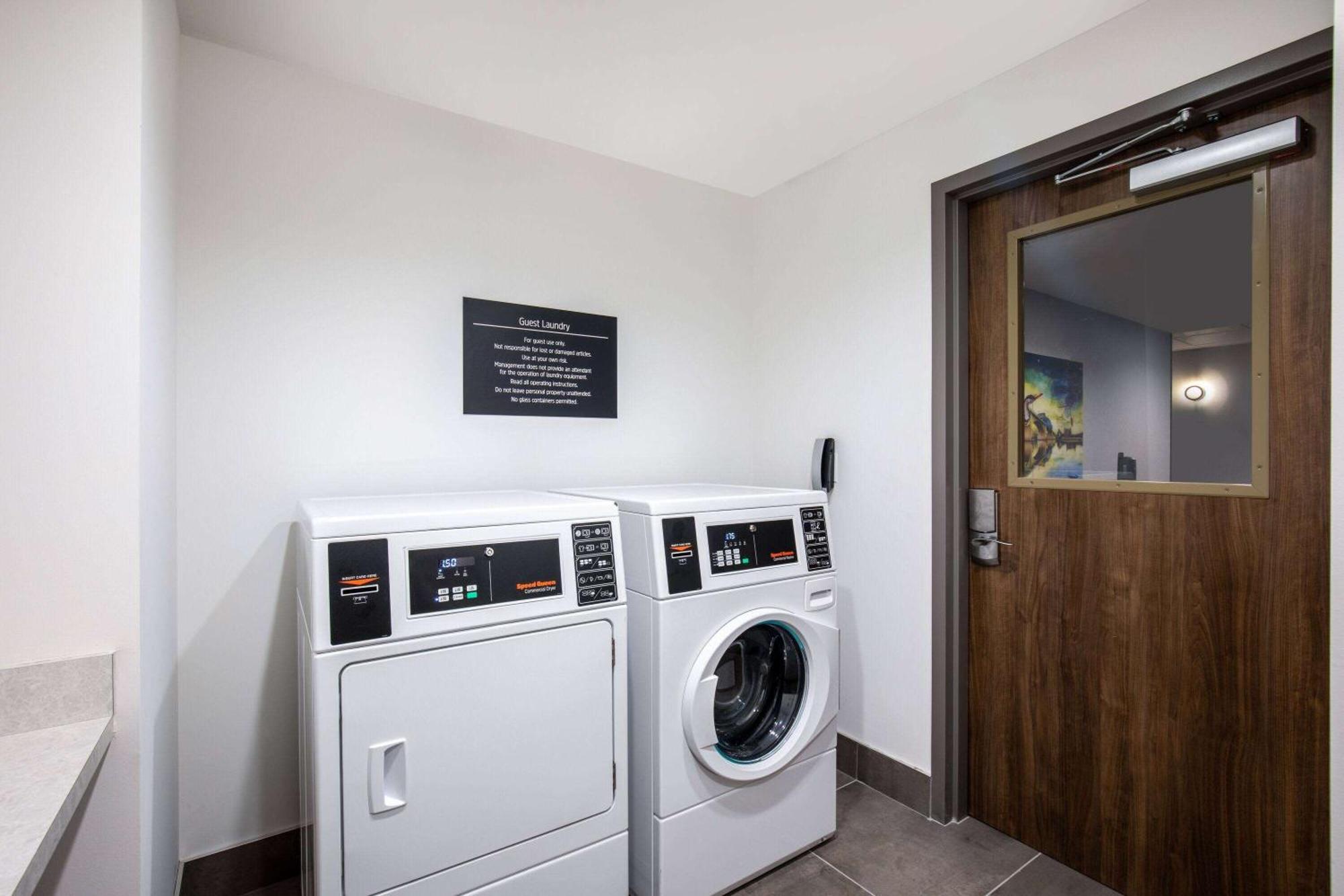 La Quinta Inn & Suites By Wyndham Chattanooga Downtown/South ภายนอก รูปภาพ
