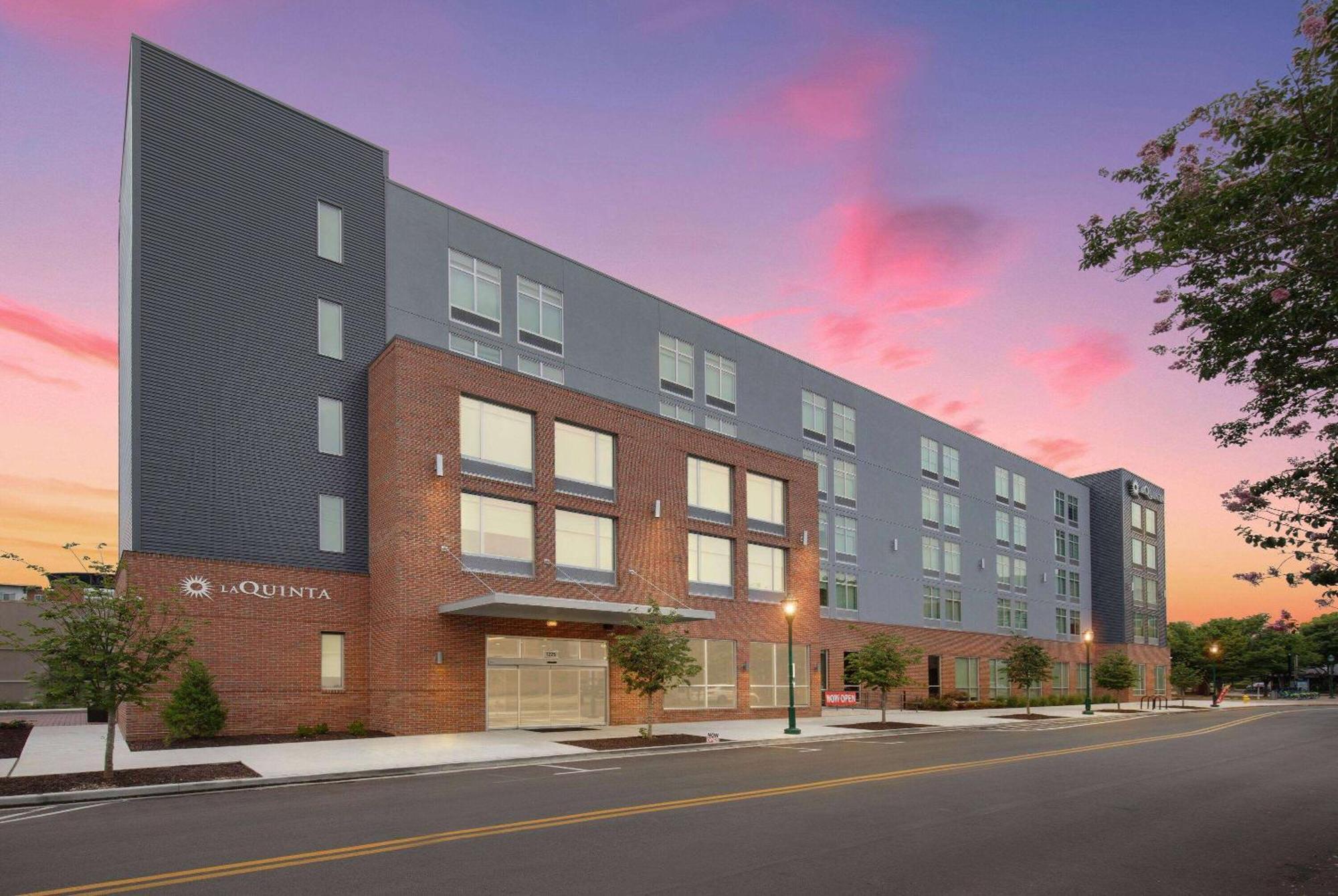 La Quinta Inn & Suites By Wyndham Chattanooga Downtown/South ภายนอก รูปภาพ